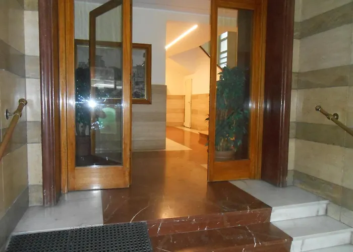 - Vatican Aparthotel 4*